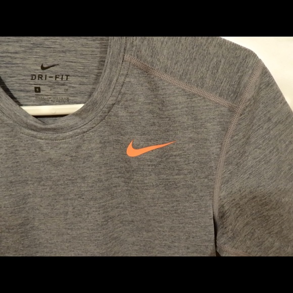 Nike Orange Logo Gray T-shirt Size: Small - Picture 2 of 4